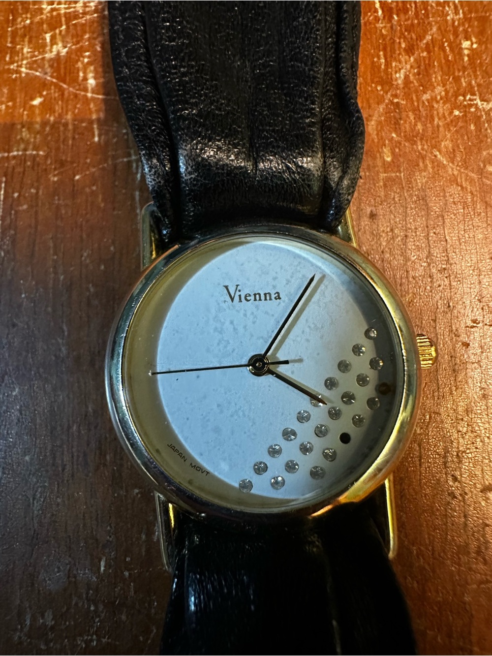 VIENNA watch black leather retro style strap 80s! Fun. Brand new battery. Tick
